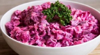 Свекольный салат по этому рецепту получается настолько вкусный что просто невозможно оторваться!