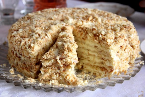 Торт «Наполеон» с вкусным кремом