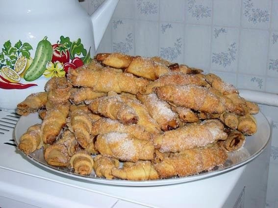 Рассыпчатые творожные рогалики