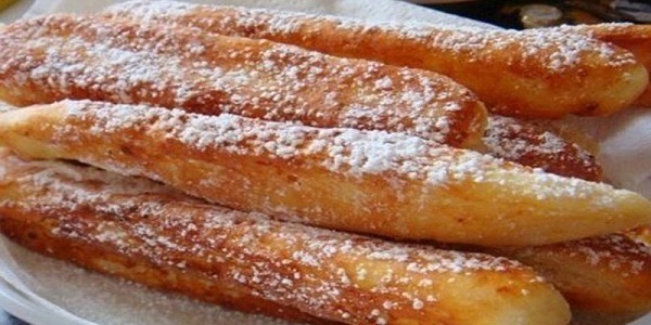Рецепт для всех любителей творожной выпечки: палочки, от которых невозможно оторваться