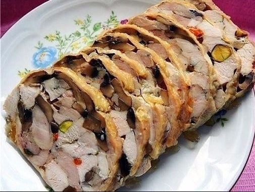 Куриный рулет «праздничный»