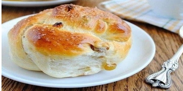 Пряные булочки с изюмом