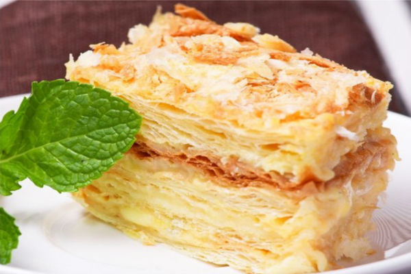 «Прага», «Наполеон» и «Медовик»: три самых вкусных торта, которые не нуждаются в рекламе