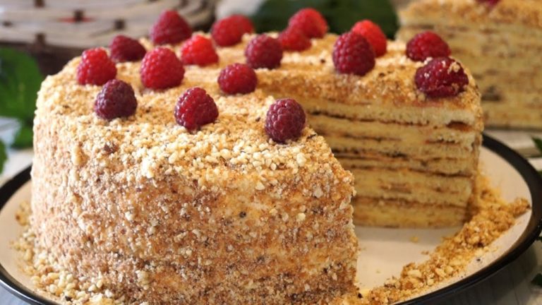 Бесподобно вкусный тортик без духовки. Потрясающе нежный и очень вкусный!