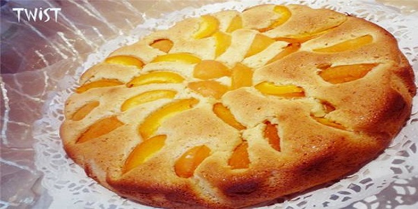 Быстрый пирог с персиками и йогуртом