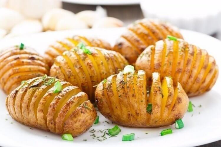 Как вкусно приготовить картофель: 6 необычных способов