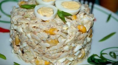 Обалденный рыбный салат с рисом и кукурузой
