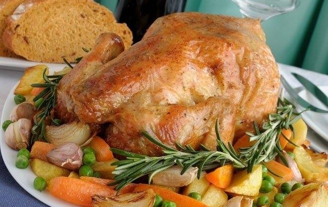 ЗАПЕЧЁННАЯ КУРИЦА: ТОП- 5 ПРАЗДНИЧНЫХ РЕЦЕПТОВ