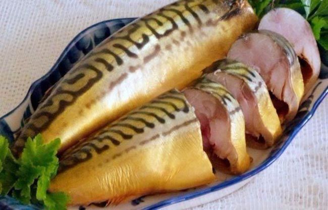 Очень вкусная скумбрия, маринованная в домашних условиях. Во много раз вкуснее магазинной!