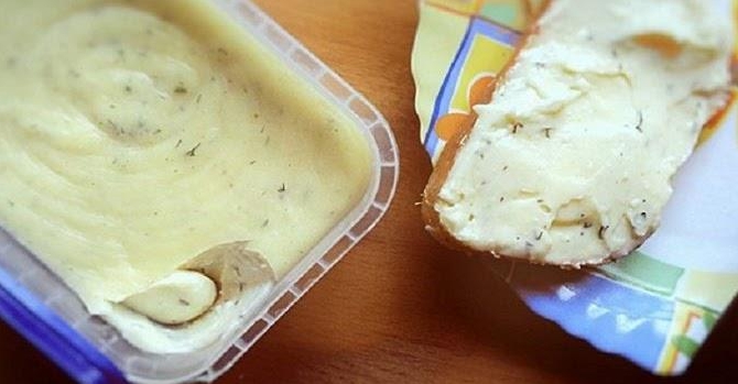 Эта намазка на хлеб даст фору мясным деликатесам. Готовлю каждые выходные, а хватает на пару дней