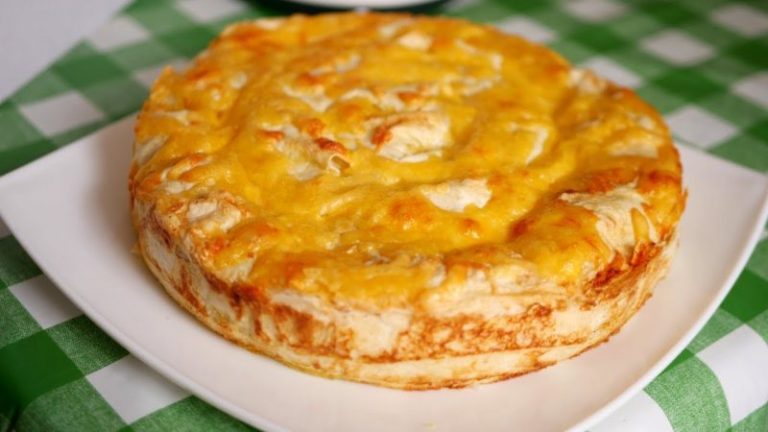 Быстрый и сочный пирог с мясом, для которого не нужно тесто