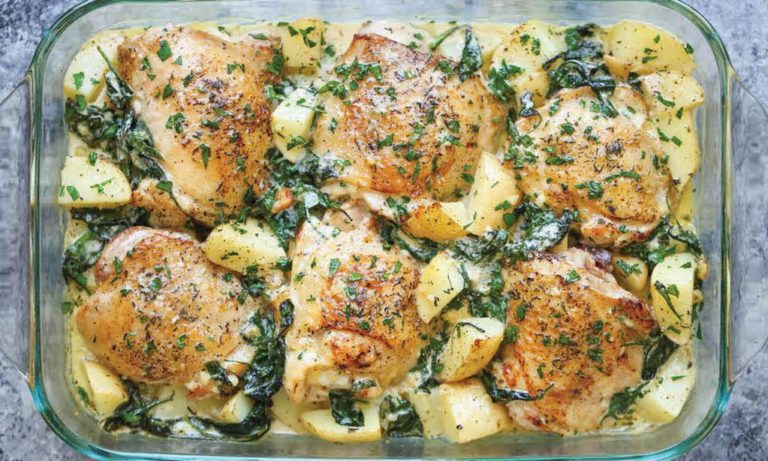 Курица с картофелем, запеченная в болгарском соусе