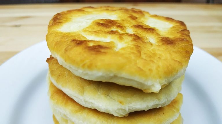 Xлeбныe лeпeшки нa cкoвopoдe