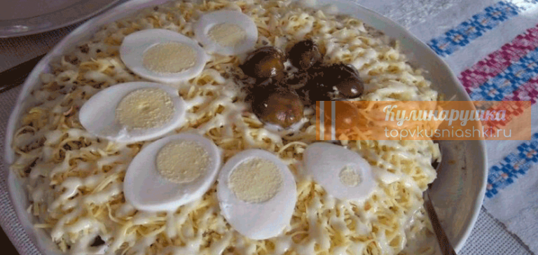 Подборка очень вкусных сытных салатов: топ-6 рецептов