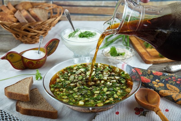 Старинный рецепт освежающей окрошки на квасе