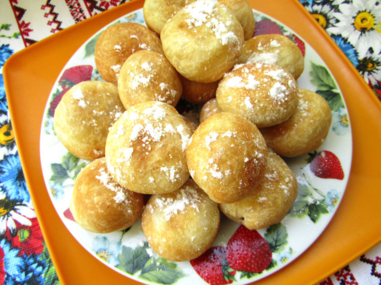 Пончики «Малинка» на кефире — вкусные и пышные