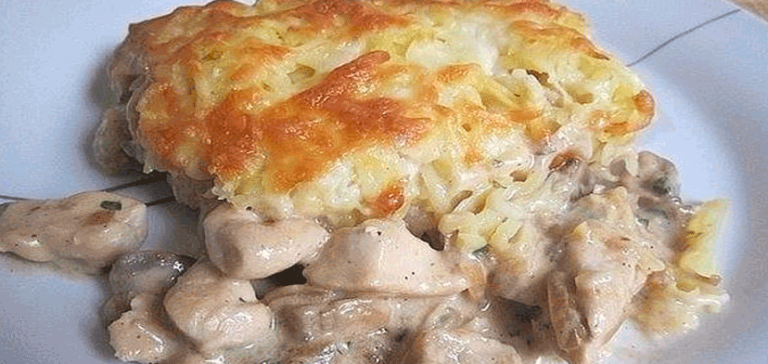 Вкуснейшая курочка с грибами под картофельной шубой