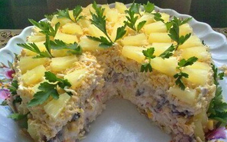 Очень вкусный оригинальный салатный торт «Чародейка»
