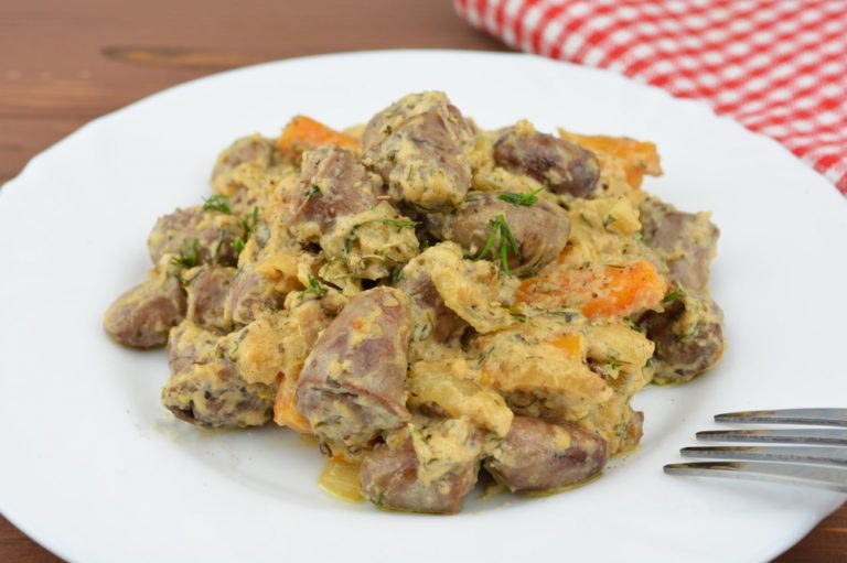 Нежные куриные сердечки в сметане