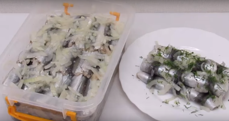 Маринованная салака — вкусное и простое блюдо
