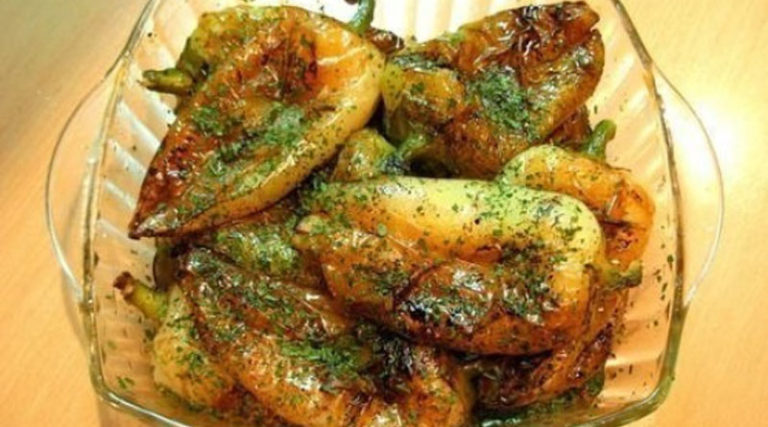Невероятно вкусная закуска. Минутный перец с чесноком