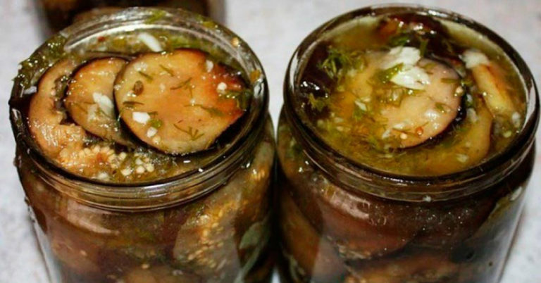 ПИКАНТНЫЕ БАКЛАЖАНЫ С ЧЕСНОКОМ И ОРЕХАМИ: ОСТРОВАТО-ПРЯНАЯ ВКУСНЯТИНА ПОКОРИТ ВСЕХ ЗА СТОЛОМ