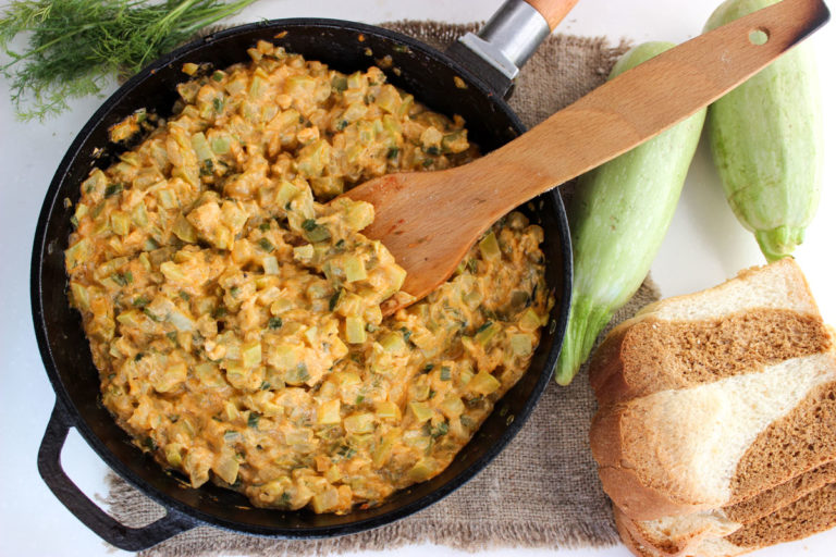 Особенный сливочный вкус, перед которым трудно устоять. Тушеные кабачки с чесноком и укропом