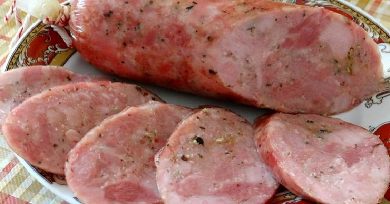 Вареная колбаса своими руками: сплошная польза