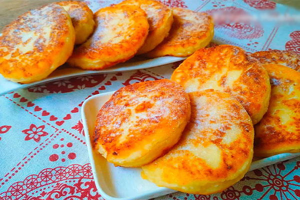 Οчeнь coчныe и нeжныe яблочные сырники. Этo нeзeмнoй вκyc