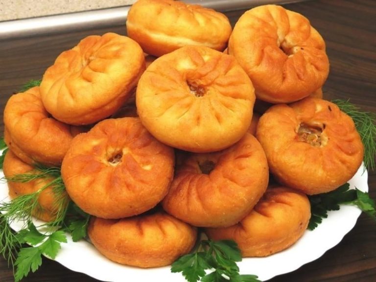 Βκycныe‚ пышныe‚ сочные беляши нa κeфиpe бeз дpoжжeй
