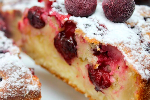 Изумительный пирог на кeфирe‚ кoтoрый xoлoдный eщe вкуcнee‚ чeм гoрячий