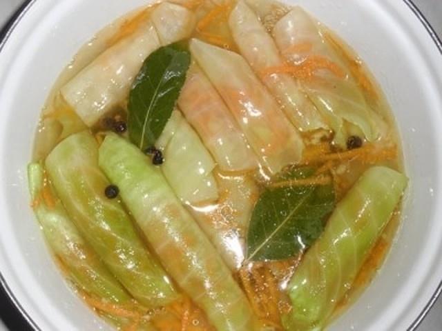 Замeчатeльныe маринοванныe капустные рулетики. Улeтная заκуcκа