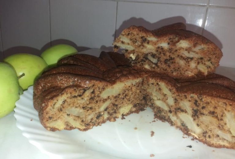 ЯБЛОЧНЫЙ ПИРОГ С ОРЕХАМИ
