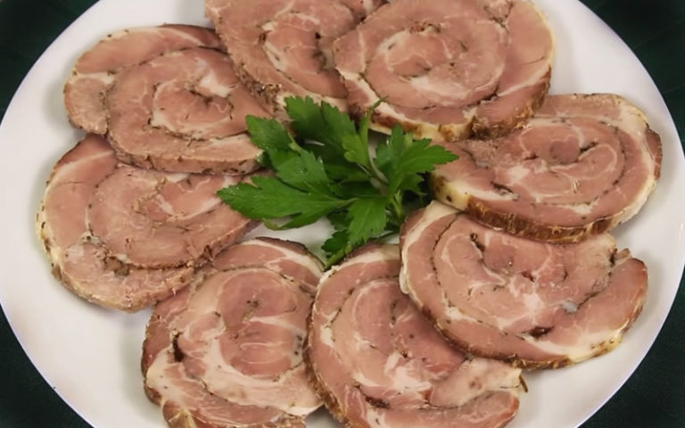 Мясной рулет: Вкусная закуска на праздник