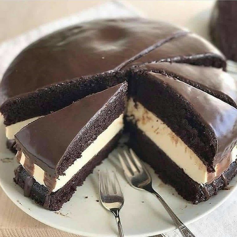 Сочный торт, кoтoрый так и таeт вo ртy