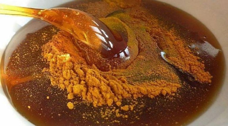 Самый мощный антибиотик в мире — мед с куркумой. Врачи не могут объяснить силу