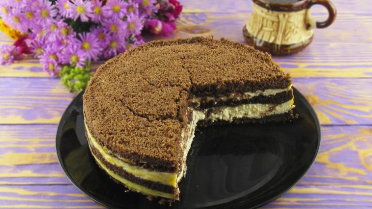 Вкусный шоколадный пирог с творогом