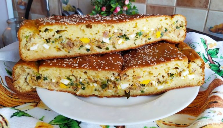 Восхитительный рыбный пирог с яйцом и зеленью