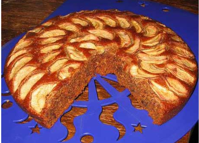 Постная коврижка с яблоками