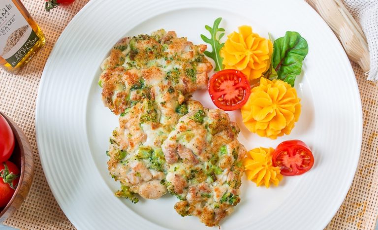 Куриные оладьи с брокколи