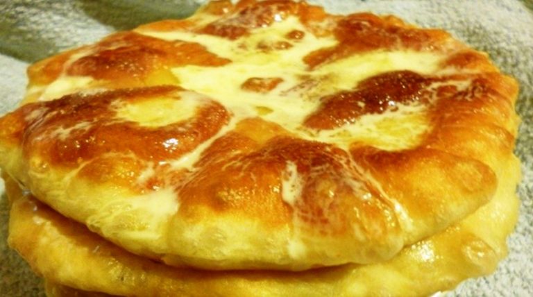 Бабушкин рецепт вкусных пышек на кефире со сметаной