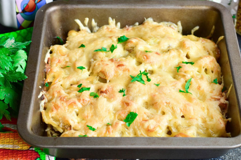 Гратен с курицей и сыром — отличное блюдо на ужин или праздничный стол
