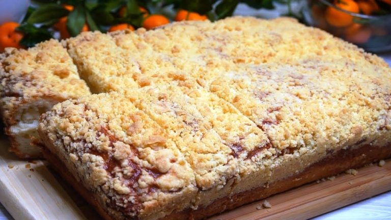 Немецкий пирог на дрожжах с крошкой