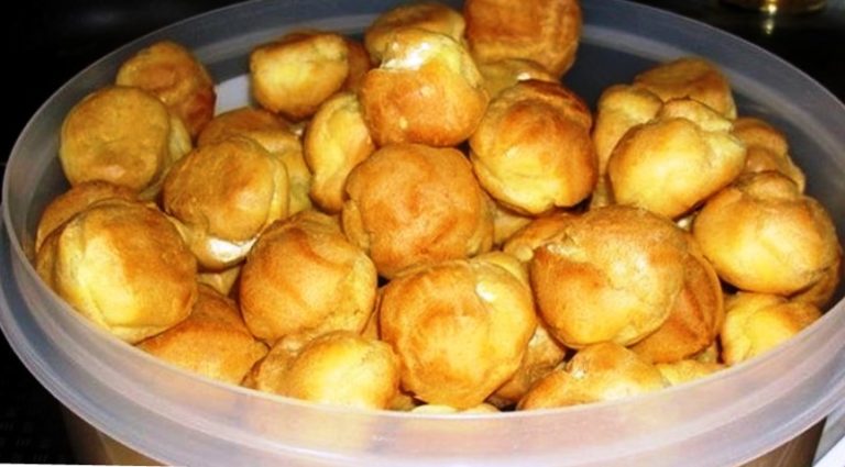 Очень просто и вкусно. Мои любимые профитроли с заварным кремом