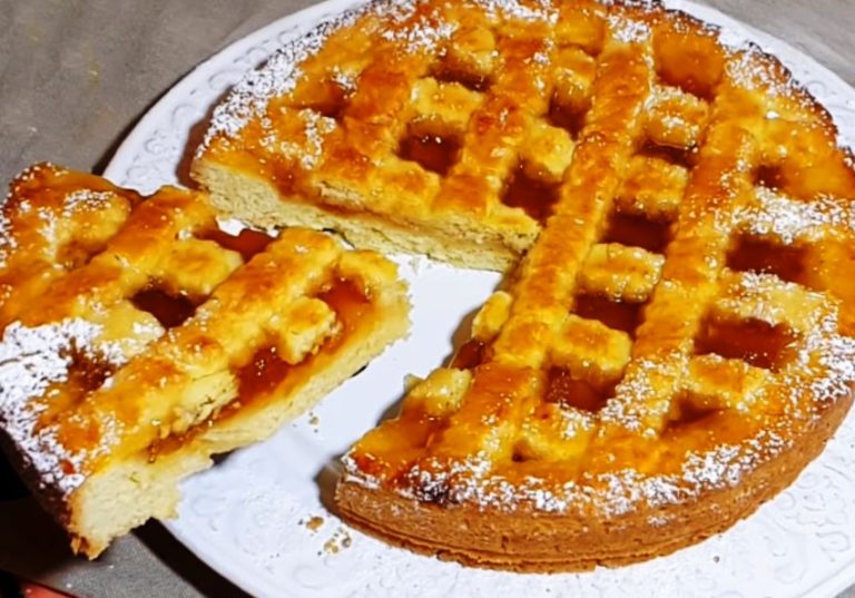 Вкусный и быстрый пирог с вареньем: изумительное рассыпчатое тесто