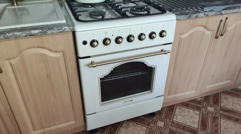 Только сегодня узнала, для чего нужен нижний ящичек в печке. Делюсь своим открытием