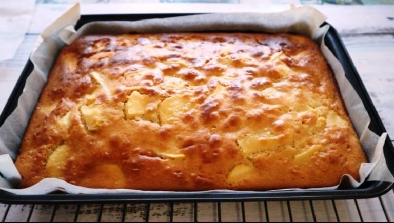Яблочный пирог за 20 минут. Простой и вкусный