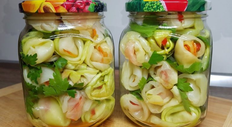 Капустные рулетики по-корейски на зиму. За уши не оттащишь, так вкусно