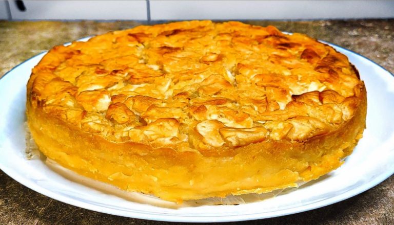 Много начинки и мало теста. Яблочный пирог на кефире, вкуснее чем шарлотка