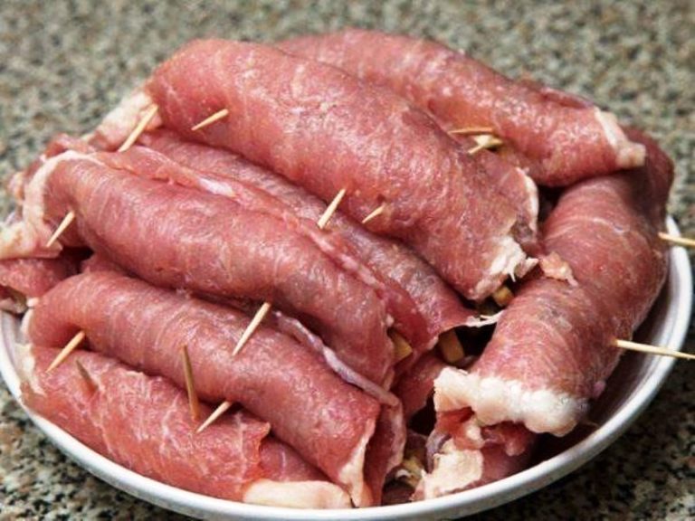 Мясной деликатес. Рулетики мясные к праздничному столу